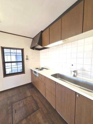 �L�b�`�� ��������̂Ŗ��邭�A���C�����₷���ł��I�����ɏW���ł���L�b�`���I���[�����Ղ�B