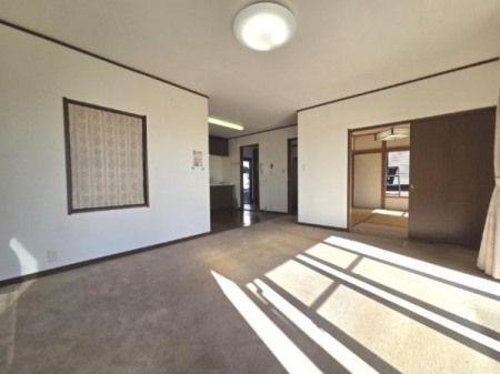 ���r���O ���邭�J���I�ȃ��r���O�����́B���R���ɕ�܂��S�n�悢��ԂŁA���X�̕�炵�����L���ɂȂ�܂��B