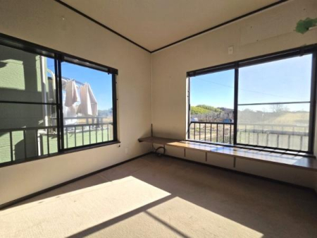 �m�� 2�ʍ̌��̖��邢�m���B�Q���ɂ��q�������ɂ��҂�����ł��I