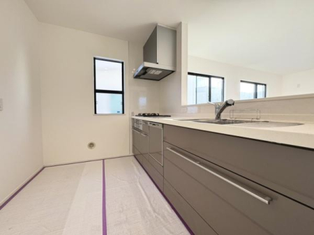 �L�b�`�� �X�^�C���b�V���ȃV�X�e���L�b�`���́A���[�͂Ƌ@�\�������˔����A�������y�����Ȃ��ԁB���r���O�ƂȂ��郌�C�A�E�g�����͂ł��I