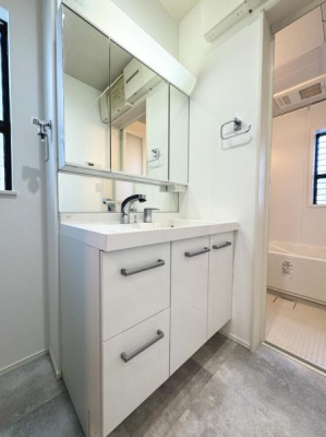 ���ʑ�E���ʏ� �O�ʋ��t�����ʉ��ϑ�B���킹���Ō��̃X�^�C�����O�����K�B���̌��͎��[�ɂȂ��Ă���̂ŁA�ׁX�������̂����[�ł��A�X�b�L���Ƃ������ʉ��ɁB