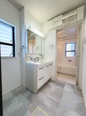 ���ʑ�E���ʏ� ���ʎ��͂�Ƃ肠��L���Ŗ����̏��������K�ł��B���ʑ���[�ɂ́A������p�i��X�L���P�A�p�i�Ȃǂ���������[�ł���悤�X�y�[�X���[�����Ă��܂��I�������芷�C���\���ɍs���܂��I