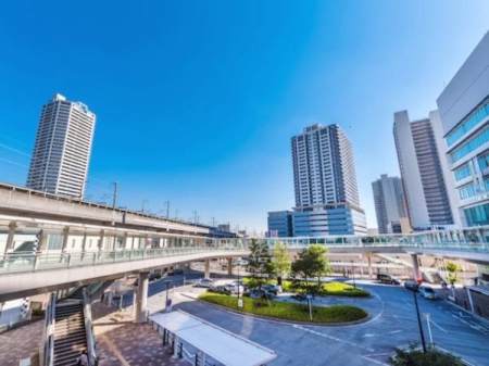 ���̑� JR�鋞���ƕ���������ʂ��l�C�́u�����Y�a�v�w�B�r�܁A �V�h�A�a�J�ȂǓs���̎�v�w�܂Œ��ʂł��I�w�̎��ӂ͖��͓I�ȃV���b�s���O�{�݂�����{�݂������A���X�����̐l�œ�����Ă��܂��B