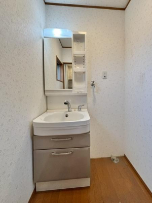 ���ʑ�E���ʏ� ���ʉ��ϑ�̓V���v���ł���Ȃ���@�\�������˔����A���K�ȃT�j�^���[��Ԃ����������܂��B