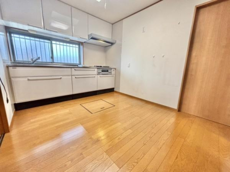 ���r���O �_�C�j���O�X�y�[�X���L�X�I�Ƒ��Ƃ̂Ȃ�������������Ԃł��B