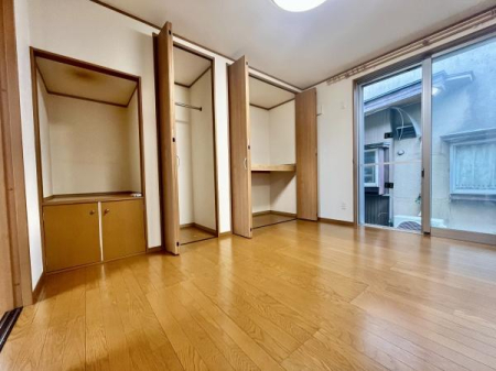 �m�� �����͈ꕔ�o���A�t���[�d�l�ƂȂ��Ă���A�i�������Ȃ����S�ł��B���[�L�x�ł���������������Еt�����K�ȋ�ԂŊ����܂��I