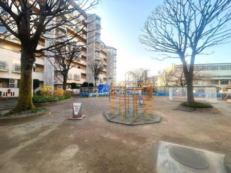 ���̑� �}���V�����̖ڂ̑O�ɂ͌���������܂��I���q�l�����Ƃ̋߂��ŗV�΂��Ă�������̂ň��S��������܂��ˁB�e�䂳�񓯎m�̌𗬂̏�ɂ��Ȃ肻���ł��I