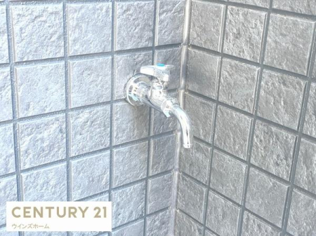 �o���R�j�[ �o���R�j�[�ɂ͊O����������A���|����v�����^�[�̐����ȂǂɎg���ĕ֗��ł��B