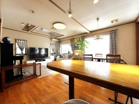 ���r���O �_�C�j���O�X�y�[�X���L�X�I�Ƒ��Ƃ̂Ȃ�������������Ԃł��B