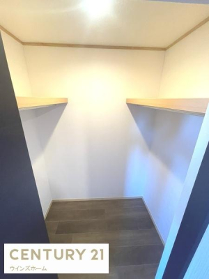 ���[ �E�H�[�N�C���N���[�[�b�g���ݒu����Ă��܂��I�G�߂��̂������Ղ���[�ł��A���������X�b�L���Еt���܂��I