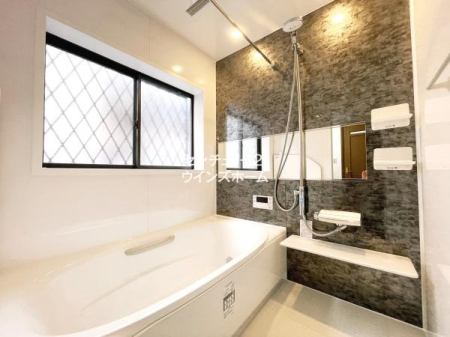 ���� �o�X���[���͐g�̂�􂤂��߂����̏ꏊ�ł͂Ȃ�����̔���������났�̏ꏊ�ł��B���j�b�g�o�X���V�K�������Ă���̂ŋC�����悭���g�����������܂��I���������@�t���Ȃ̂ŉJ�̓��͈ߗފ������Ƃ��Ă��劈��I