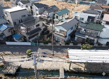 �O�ʓ��H�܂ތ��n�ʐ^ �Ƃ̌�둤�͊J���Ă���̂ŁA��������E�ʕ��ǍD�ł��I
