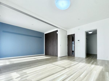 ���r���O �_�C�j���O�X�y�[�X���L�X�I�Ƒ��Ƃ̂Ȃ�������������Ԃł��B