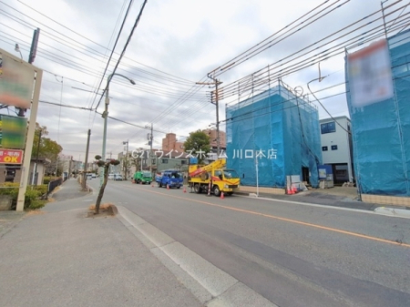 �O�ʓ��H�܂ތ��n�ʐ^ -