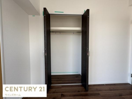 ���[ �N���[�[�b�g���ݒu����Ă���A���������X�b�L���Еt���܂��B