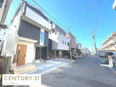 �O�ʓ��H�܂ތ��n�ʐ^ �O�ʓ��H�͖k��6���B�Ԓʂ�̏��Ȃ��Z��n�B