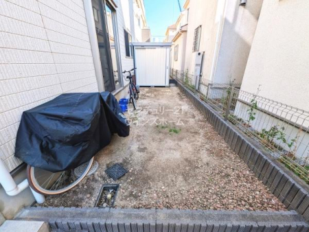 �� ������Ƃ�������X�y�[�X������܂��I���Ƃ̎��͂ɗ]�T�����܂�A�גn�Ƃ̊Ԃ��󂭂̂ŁA���ʂ����m�ۂł��܂��B�v�`�K�[�f�j���O���y���߂����ł��I