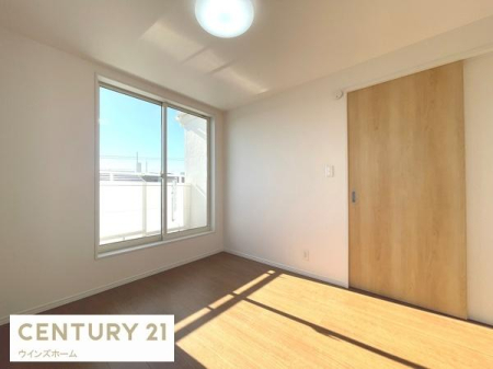 �m�� �o���R�j�[�ɖʂ��A�̌��ǍD�ōL�X�Ƃ��Ă��܂��I�N���[�[�b�g�t���B����������������K�ȋ�Ԃł��낰�܂��B