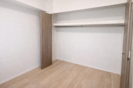 ���[ �N���[�[�b�g���S���ݒu����Ă��܂��I�ו���u���ꏊ���m�ۂ����̂ł������̐������ڂ����₷���Ȃ�A���K�ȋ�Ԃ����肠���܂��I��CG�ɂĉו��������Ă���܂��B��CG�ɂĉו��������Ă���܂��B