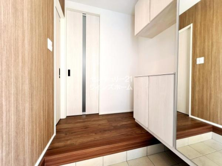 ���� �Ƃ̑���ۂ����߂�G���g�����X�͂����L���C�ɂ��Ă����������́B�����Ō��ւɂ͎��[�͂̍����V���[�Y�{�b�N�X���������܂����I�p���t���ł��o�����O�̍ŏI�`�F�b�N���΂�����ł��I