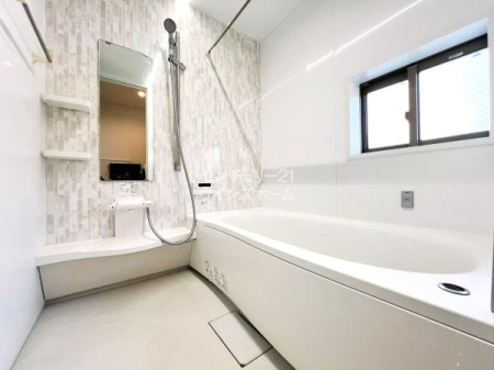 ���� �o�X���[���͈���̔���������났�̏ꏊ�ł��B�ǂ������@�\���ڂōŌ�ɓ�����ɂ����K�ȃo�X�^�C�������񋟂��܂��I����ɒg�[�����@�t���Ȃ̂ŉJ�̓���ԕ��̎����͈ߗފ������Ƃ��Ă��劈��ł��I