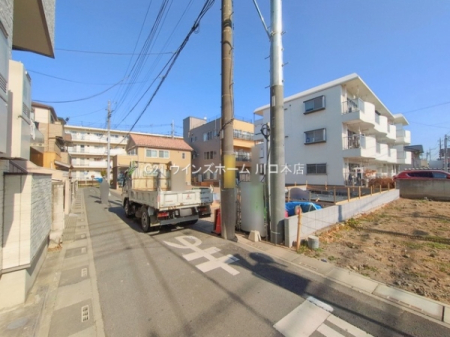 �O�ʓ��H�܂ތ��n�ʐ^ -