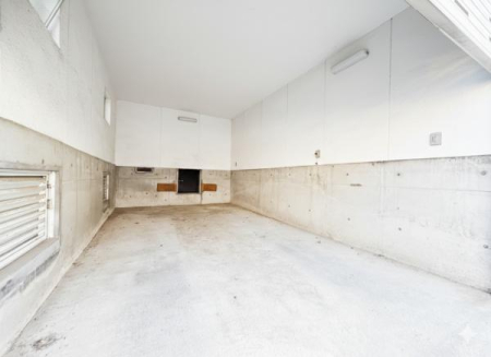 ���ԏ� �V���b�^�[�t���K���[�W��2�����I��؂Ȉ��Ԃ��J��������܂��I