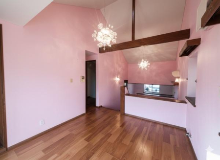 ���r���O ���邭�J���I�ȃ��r���O�����́B���R���ɕ�܂��S�n�悢��ԂŁA���X�̕�炵�����L���ɂȂ�܂��B