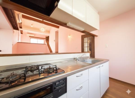 �L�b�`�� ��������̂Ŗ��邭�A���C�����₷���ł��I�����ɏW���ł���L�b�`���I���[�����Ղ�B