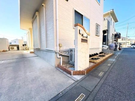 ���ԏ� �y�n�͂Ђ�т�32�؁I��Ƃ肠��~�n�ɂ�����2��\�ł�(�Ԏ�ɂ��)�I���q���₨�d���p�̎Ԃ����S���ĂƂ߂��܂��B�Z�J���h�J�[�ł͂Ȃ��o�C�N�⎩�]�Ԃ�u���Ă��ǂ��ł��ˁI