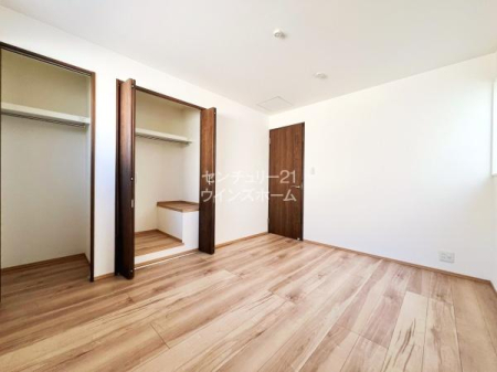 �m�� �O���̗��Ȃ��݌v�ŐS�n�悭�߂�����m���B�e�������ɃN���[�[�b�g���������Ă���̂ŉו�����������Еt���܂��I���Z�X�y�[�X���L���m�ۂł�����K�ȃv���C�x�[�g��Ԃł��B