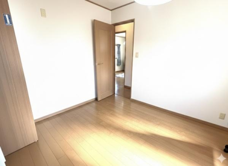 �m�� �o���R�j�[�ɖʂ����m����6���B�N���[�[�b�g�t���I����������������K�ȋ�Ԃł��낰�܂��I