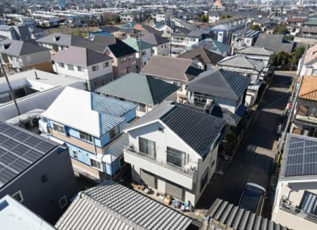 �q��ʐ^ �`�h���[���B�e�i2026.2)�`
���ӂɂ͈�ˌ��Ă����S�̊ՐÂȏZ��X�ŁA�����������Ȃ��J���I�ȕ��͋C�ł��B