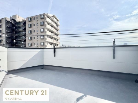 �o���R�j�[ ���[�t�o���R�j�[�͑��̃��r���O�Ƃ��ĉƑ��̌e���̏�ɂ��Ȃ�A�K�[�f�j���O�����y���߂܂��B