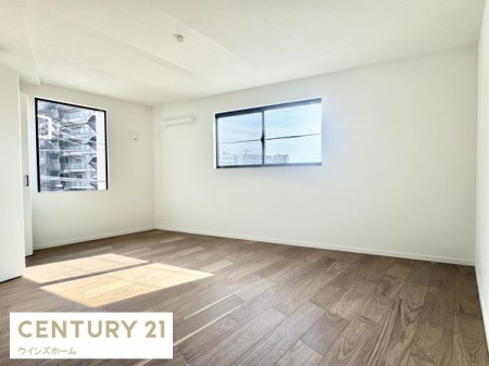 �m�� 2�ʍ̌��̖��邢�m���B�Q���ɂ��q�������ɂ��҂�����ł��I