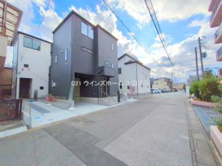 �O�ʓ��H�܂ތ��n�ʐ^ -