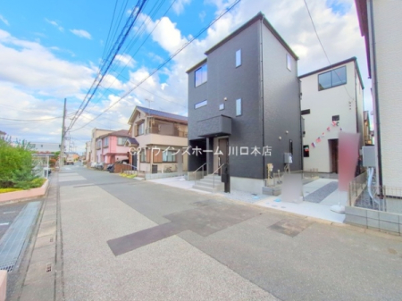 �O�ʓ��H�܂ތ��n�ʐ^ -