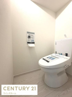 �g�C�� �g�C���͂P�E2�K�ɐݒu����Ă���A�������֍��t���̐����ȃg�C���B