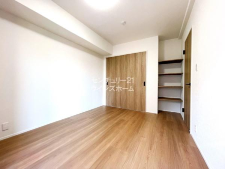 �m�� �ǂ�Ȃ������ɂ��R�[�f�B�l�[�g�ł��闬�s�ɍ��E����Ȃ��V���v���Ȑ݌v�̗m���B�N���X��t���[�����O�̒��ւ��A������������郊�t�H�[�������Ă���̂Ŏ����͖��邭���ꂢ�ł��ˁI