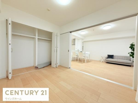 �m�� ���r���O�Ƒ����Ԃ�6���̗m���I�N���[�[�b�g�����ł��B�o���R�j�[�ɖʂ��̌������Ղ薾�邢�����I