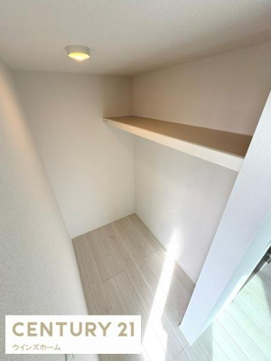 ���[ �E�H�[�N�C���N���[�[�b�g���ݒu����Ă��܂��I�G�߂��̂������Ղ���[�ł��A���������X�b�L���Еt���܂��I