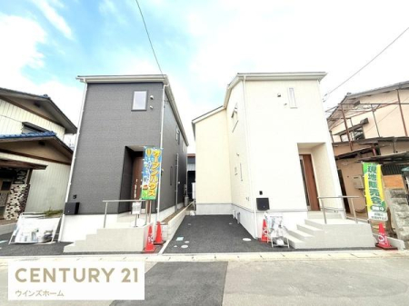 �O�ʓ��H�܂ތ��n�ʐ^ �O�ʓ��H�͖k����4���B�Ԓʂ�̏��Ȃ��ՐÂȏZ��n�B