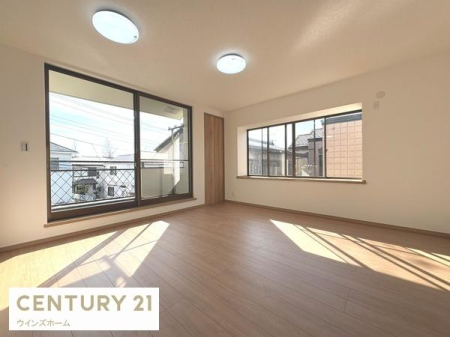 ���r���O �o���R�j�[�ւƂȂ���傫�ȑ���������������ރ��r���O�I���ʂ����ǍD�Ŋ��C�����₷���ł��I