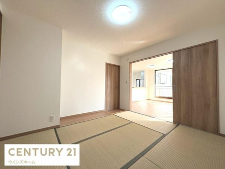 �a�� ���r���O�ƂȂ��鑱���Ԏd�l�B�����Q��q�ԂƂ��Ă��d�󂵂܂��B��������A�N���[�[�b�g�����ł��I