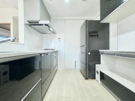 �L�b�`�� �X�^�C���b�V���ȃV�X�e���L�b�`���́A���[�͂Ƌ@�\�������˔����A�������y�����Ȃ��ԁB�@��CG�ɂĉו��������Ă���܂��B