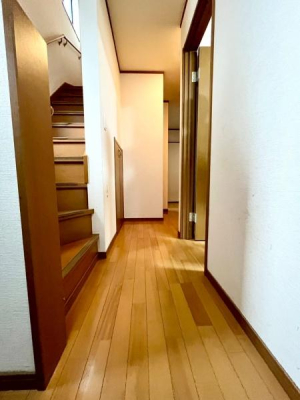 ���̑����� �K�i�ɂ͎肷�肪�t���A��艺������S�I