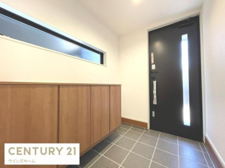 ���� ������������Ԃ����o���A���Ƒ��◈�q�҂��C�����悭�o�}���܂��B���[�͂̍����V���[�Y�{�b�N�X���ݒu���ꌺ�ւ��X�b�L���ƕۂĂ܂��I�J�E���^�[�ɂ͂��Ԃ��̕�������X�y�[�X���������܂��B