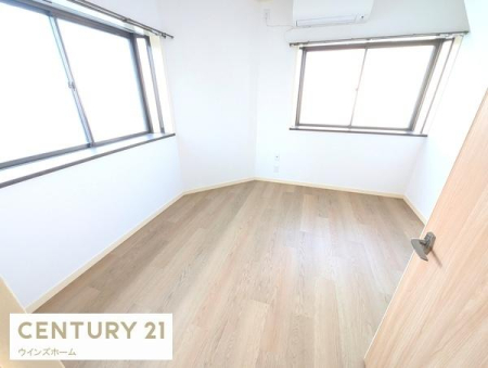 �m�� 2�ʍ̌��̖��邢�m���B�Q���ɂ��q�������ɂ��҂�����ł��I