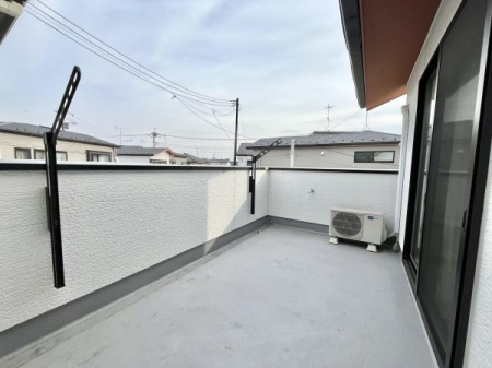 �o���R�j�[ ��Ƃ肠��L�����m�ۂ����o���R�j�[�B�O����t���ŃK�[�f�j���O�₨�|���ɂ��֗��ł��B�������������ݒu�ς݂ŁA���󕨂�z�c�������X���[�Y�ɍs���܂��B