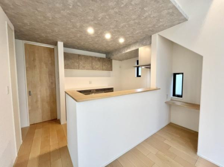 �L�b�`�� ���r���O�����n����Ζʎ��L�b�`���B�J�E���^�[�t���Ŕz�V���X���[�Y�B�V��̃A�N�Z���g�N���X����Ԃɕ\���^���A�Ƒ��Ƃ̉�b���y���݂Ȃ��痿�����ł��܂��B